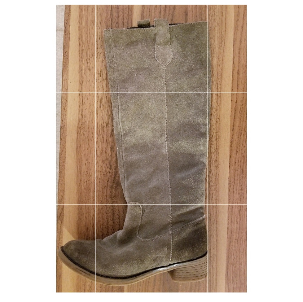 Gray vintage style suede boots